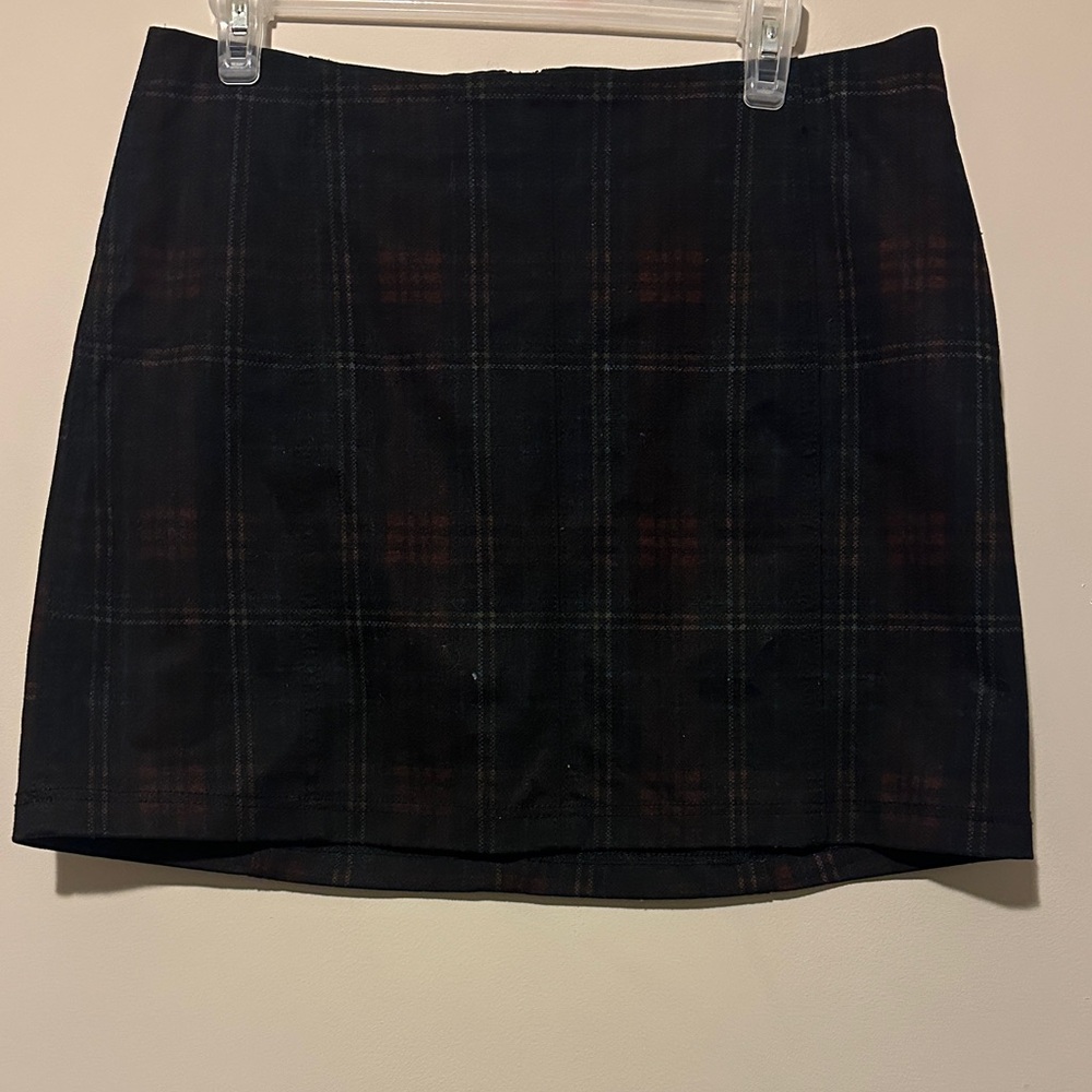 Wild Fable Plaid Black and red Women's Skirt size L